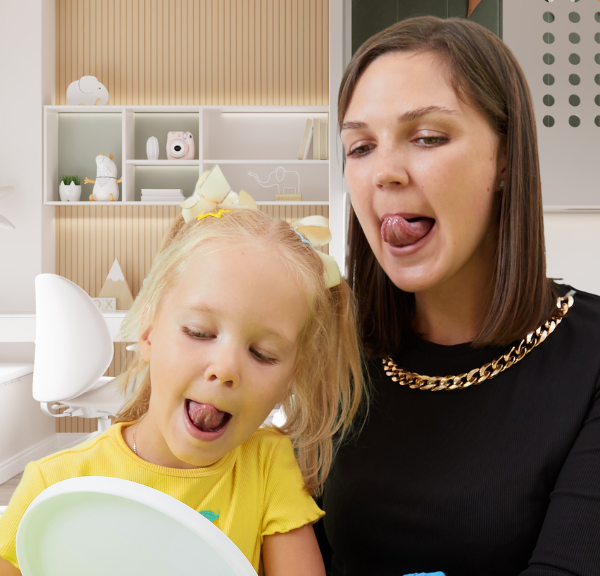 therapist-child-tongue-mirror-600×576